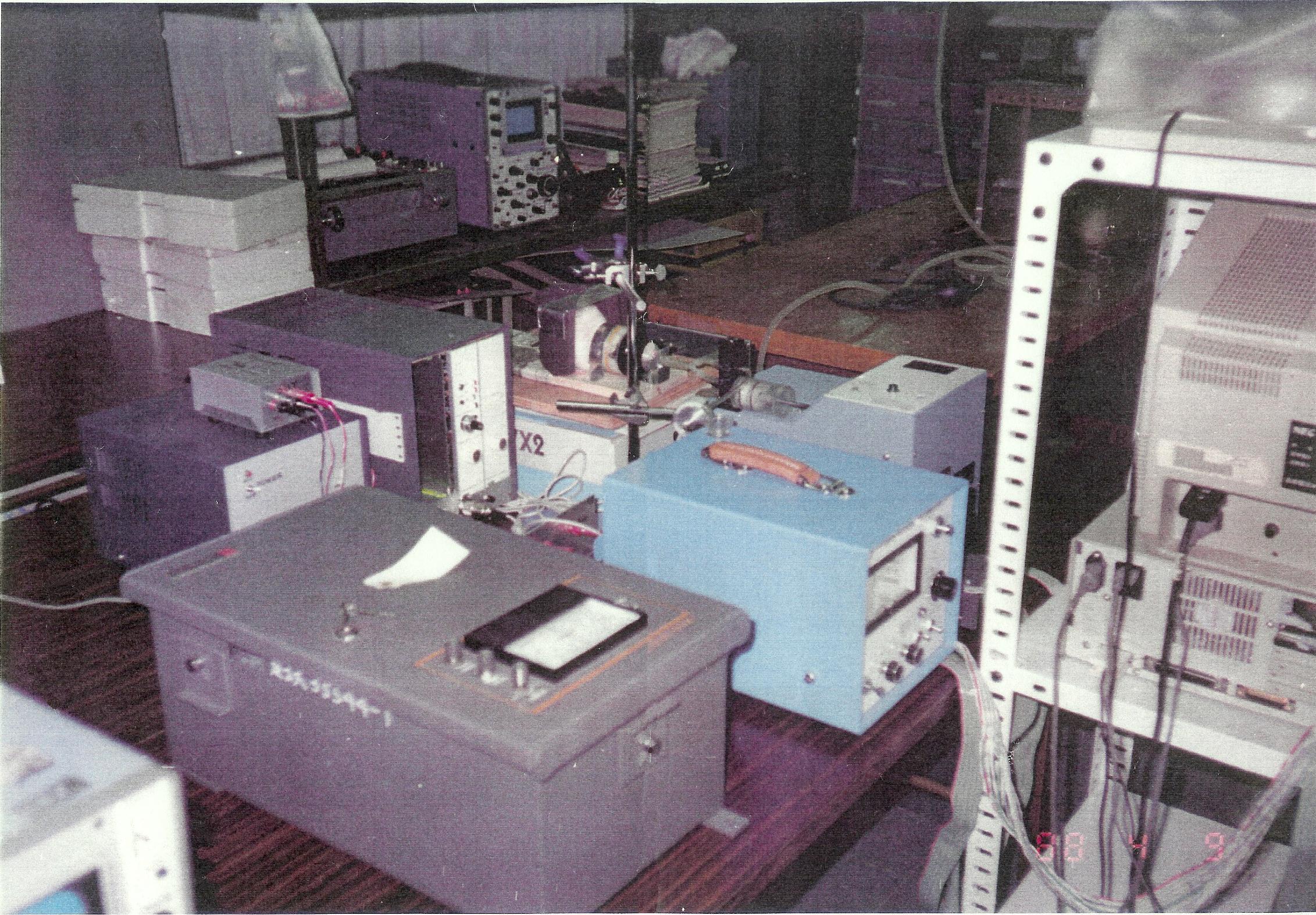 �ŏ��ɍs�����l�H�ċz�K����������i�����H�Ƒ�w�C1987�N�j